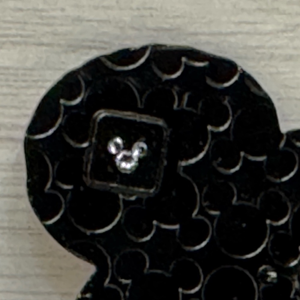 Disney Halloween Mickey Pumpkin Pin - Picture 4 of 5